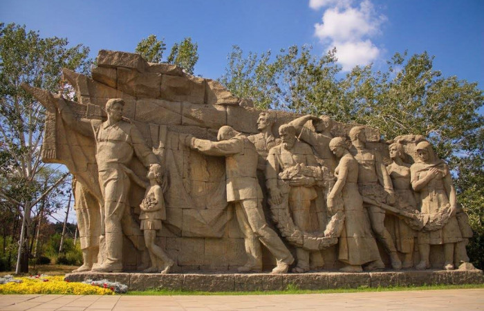 Композиция-«Память-поколений»-на-Мамаевом-кургане
