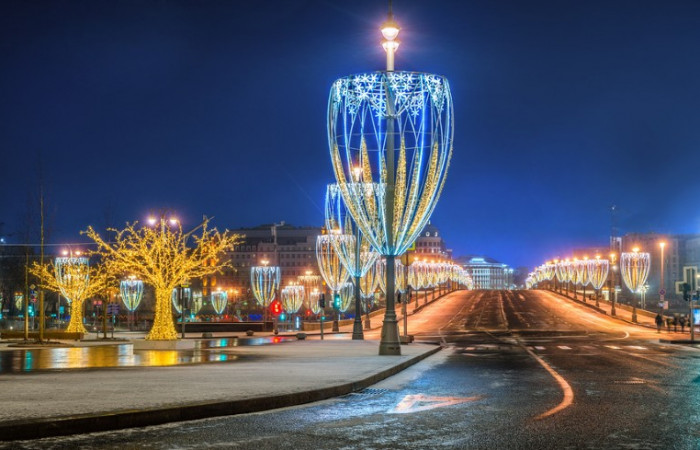 samyye_krasivyye_lokatsii_novogodney_moskvy_4